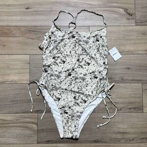 Forever 21 Womens Cow Print O-Ring One-Piece Swimsuit Size 3X Cream And Brown